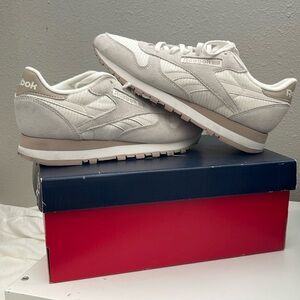 Women’s Reebok shoes